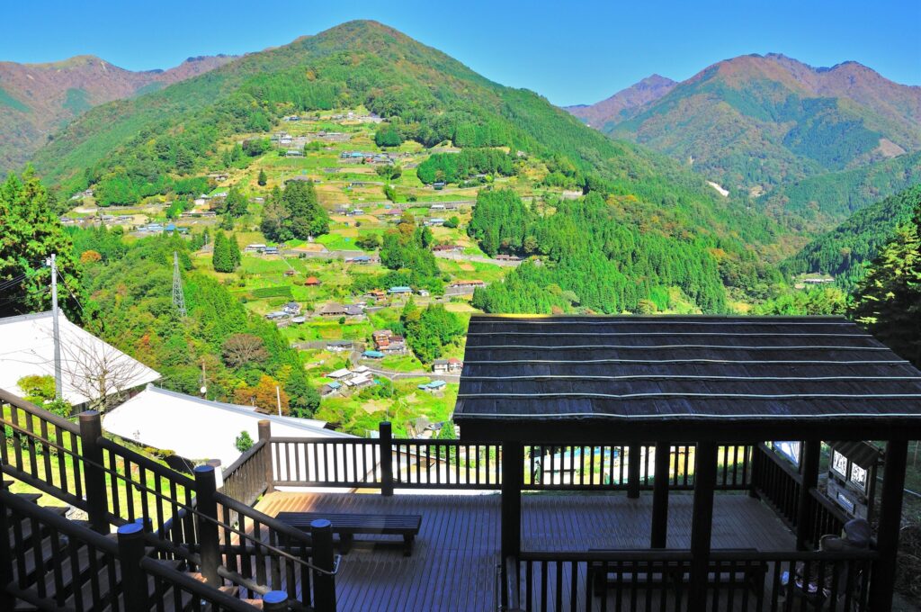 落合集落（三好市東祖谷山村落合重要伝統的建造物群保存地区）