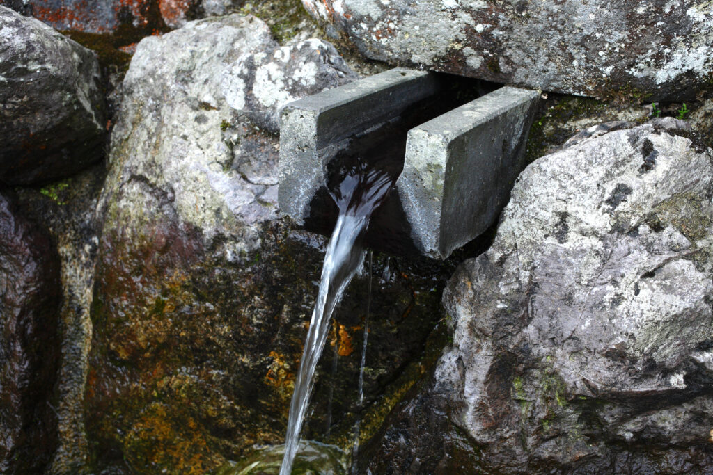 弘法大師の清水（護摩堂）