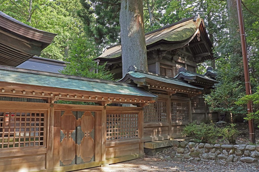 雄山神社前立社壇