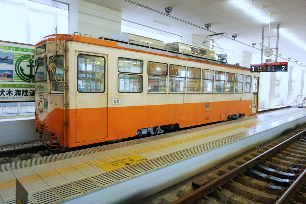 万葉線高岡軌道線・高岡駅停留場