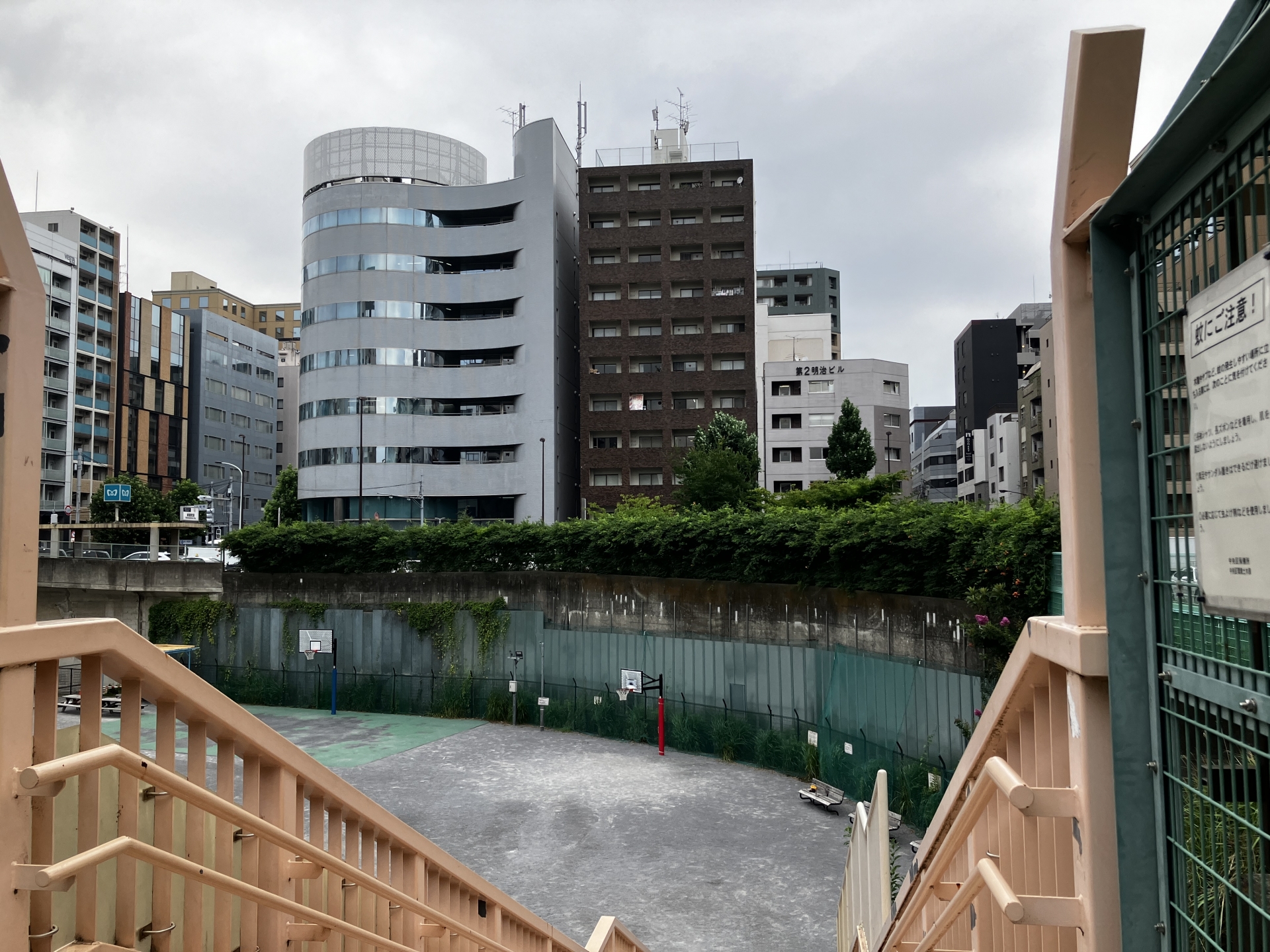 首都高未成線・築地川公園