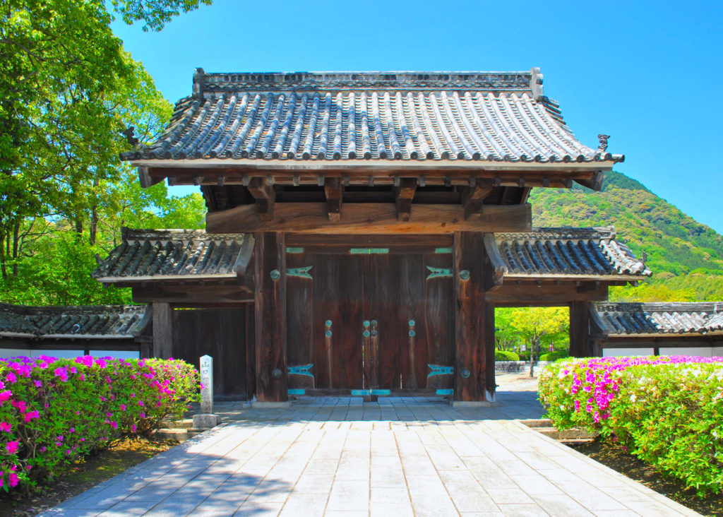 旧山口藩庁門