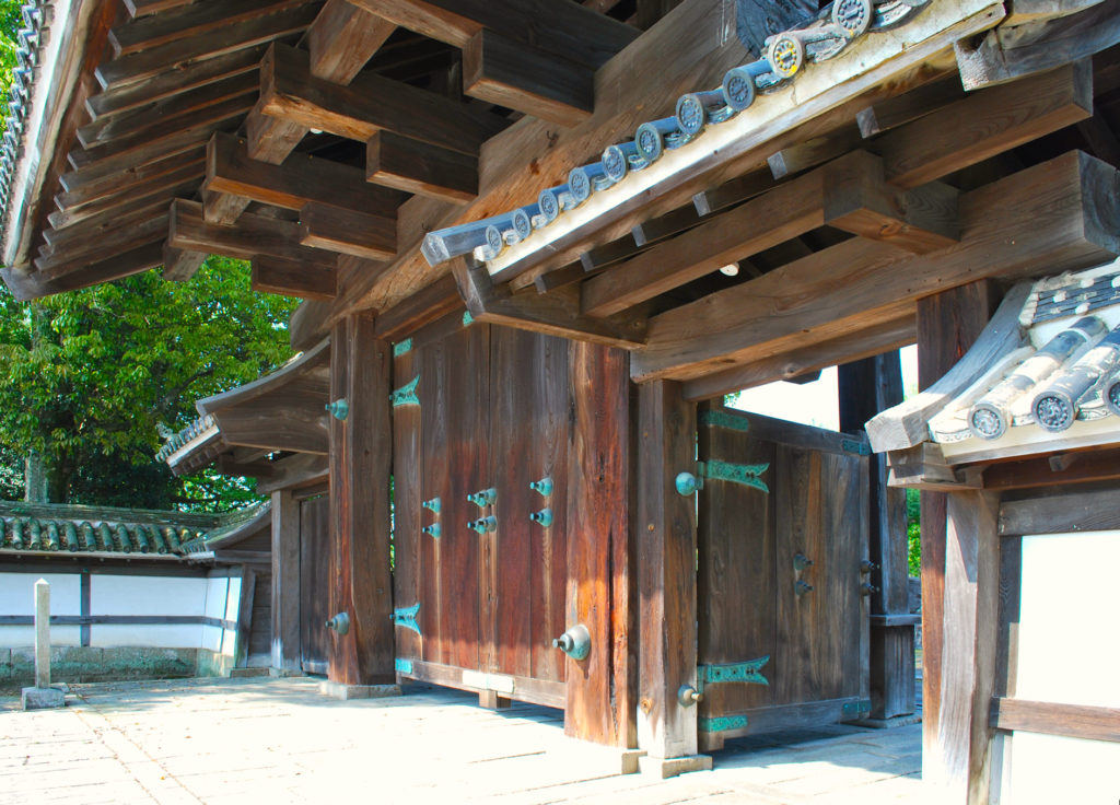 旧山口藩庁門