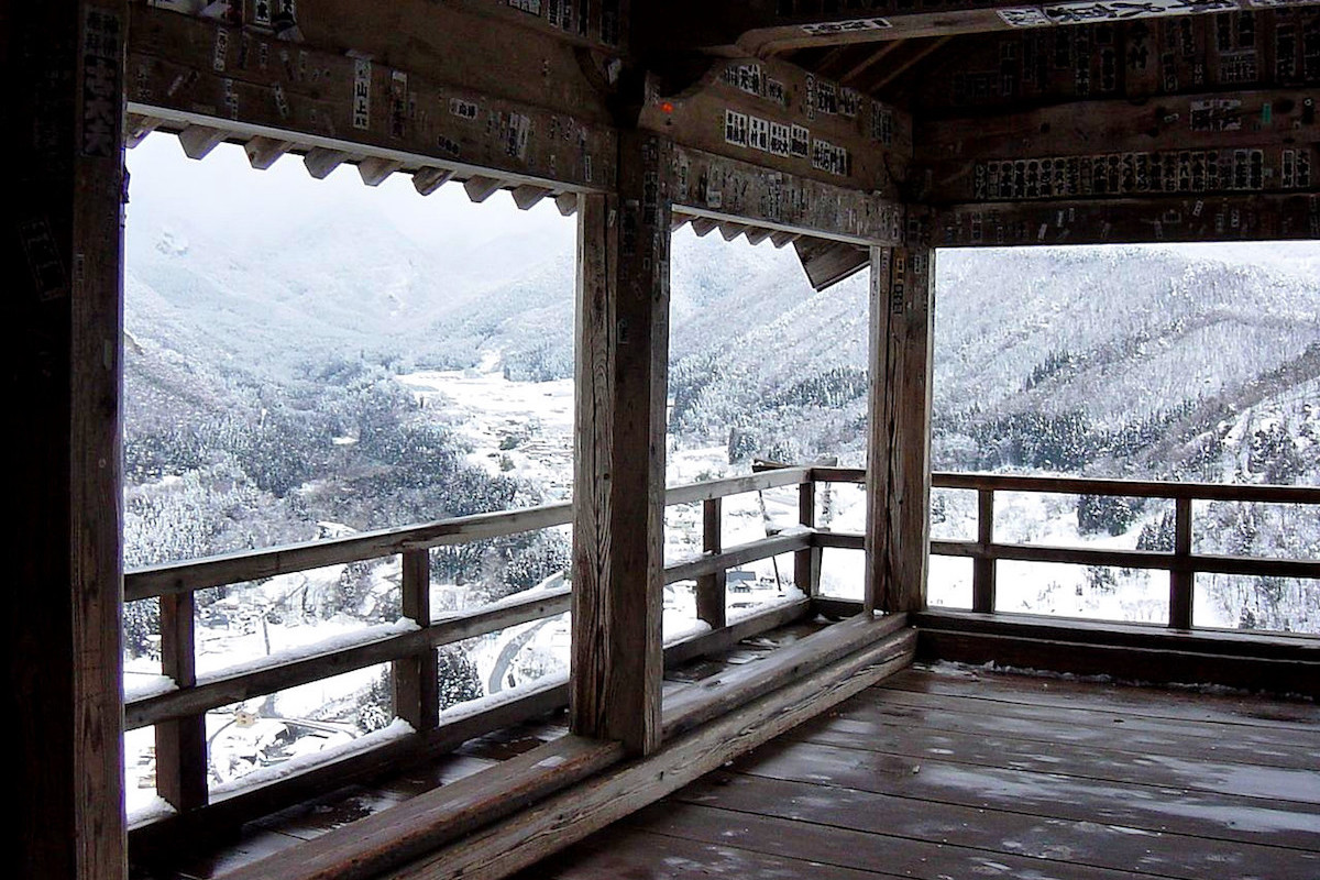 立石寺・五大堂