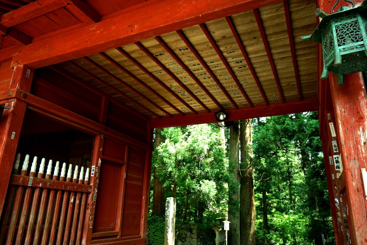 羽黒山・随神門