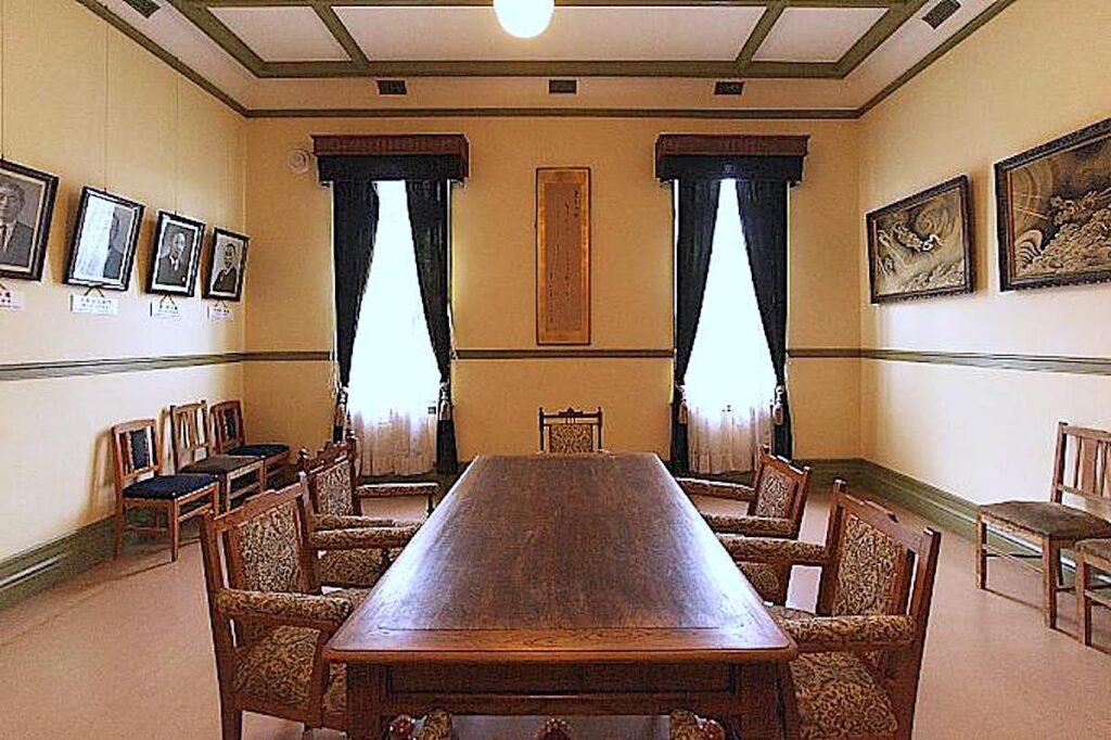 旧米沢高等工業学校本館