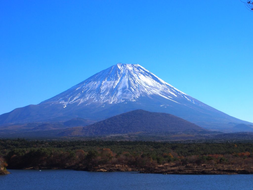 精進湖