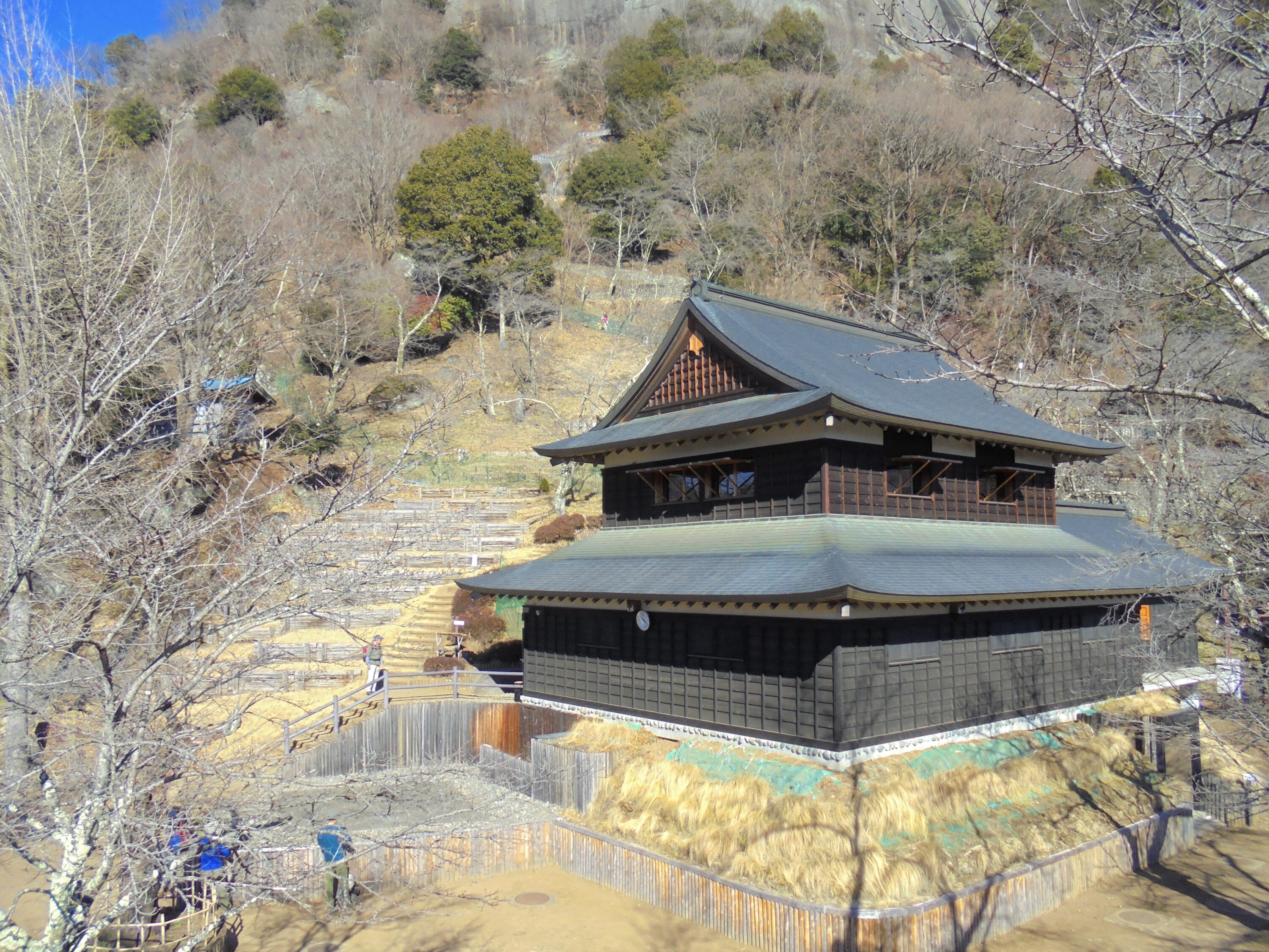 岩殿山ふれあいの館