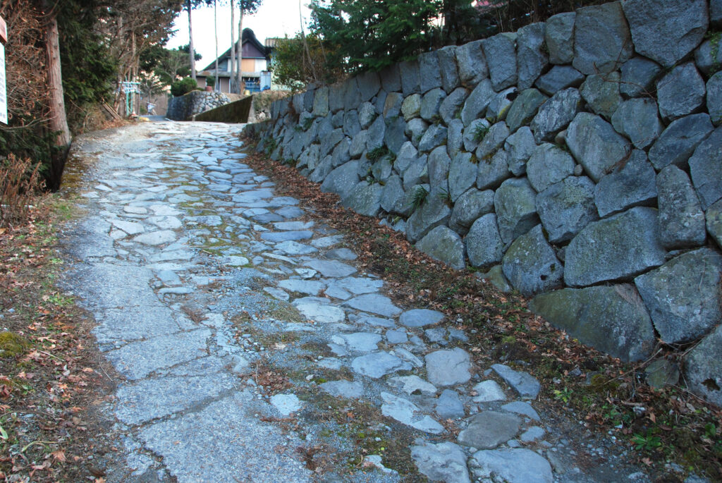 御坂路石畳