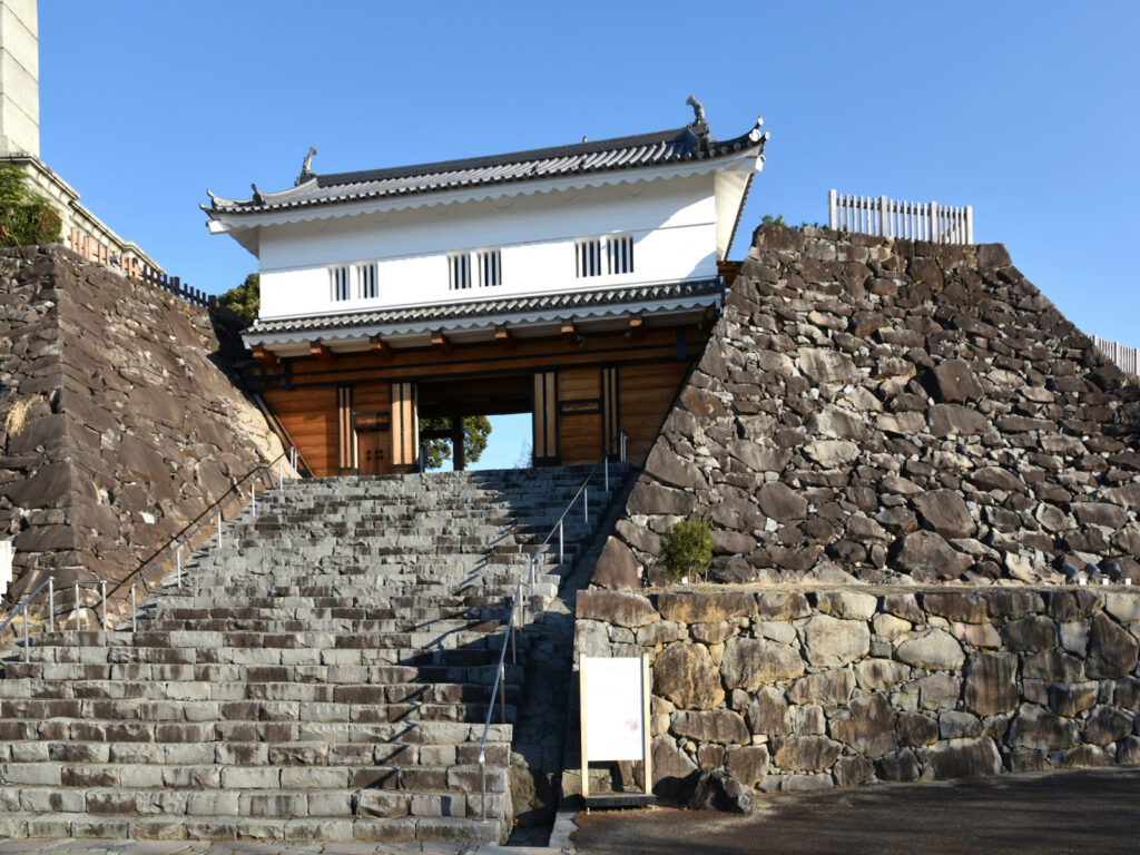 甲府城・鉄門