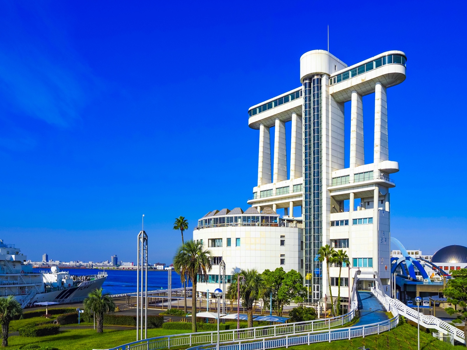 名古屋港ポートビル