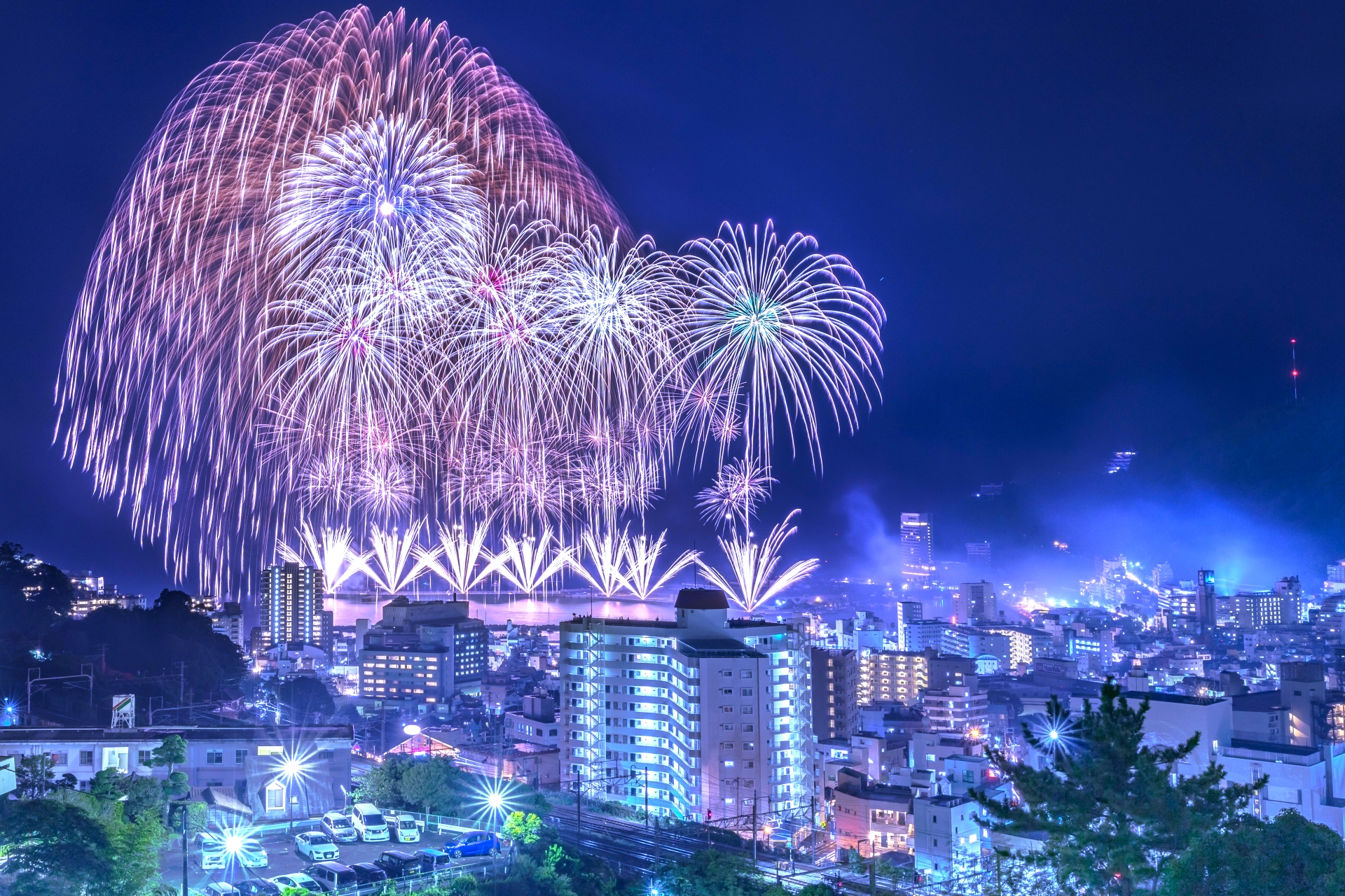 【夏季】熱海海上花火大会