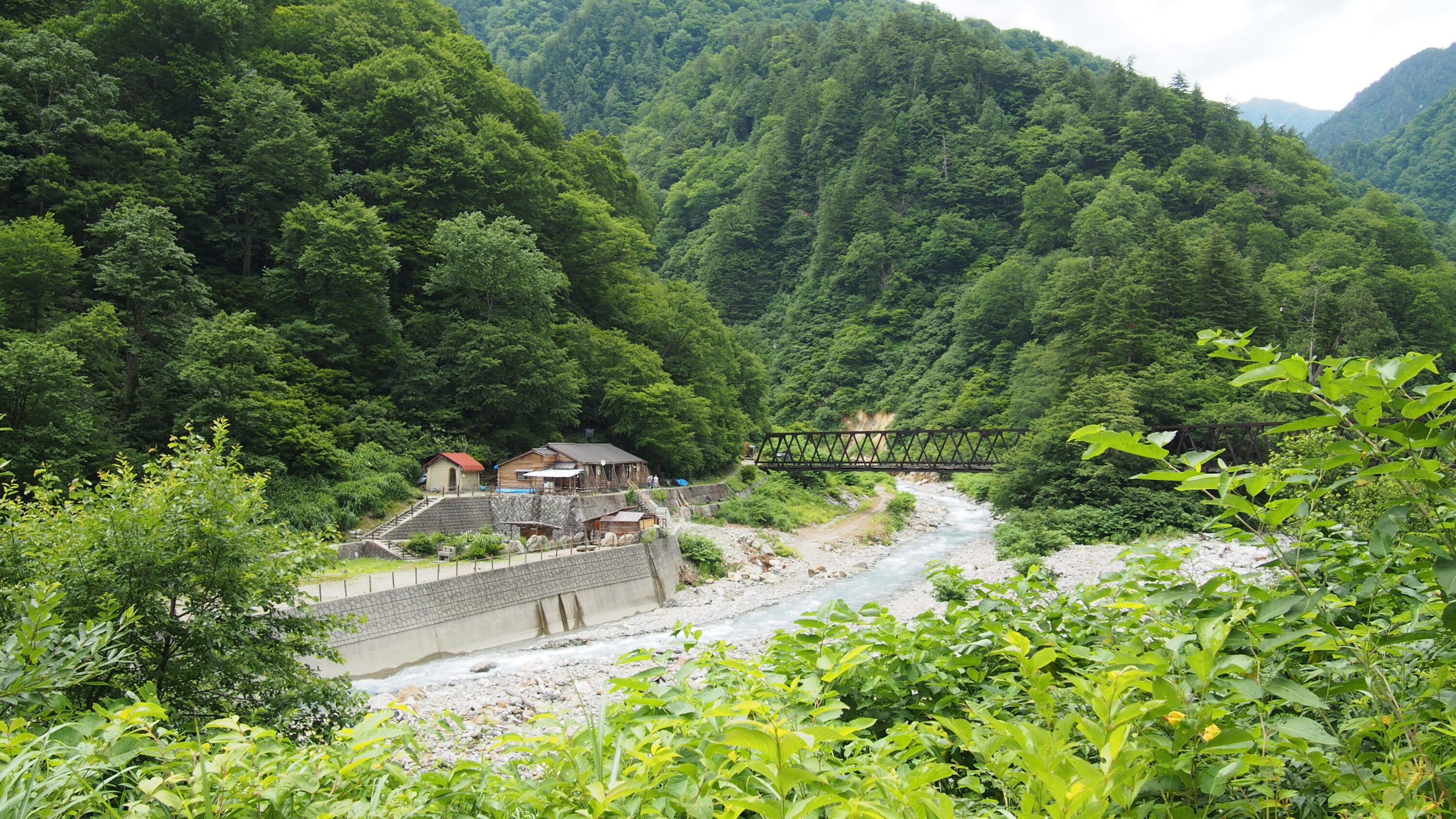 黒部峡谷の秘湯、祖母谷温泉