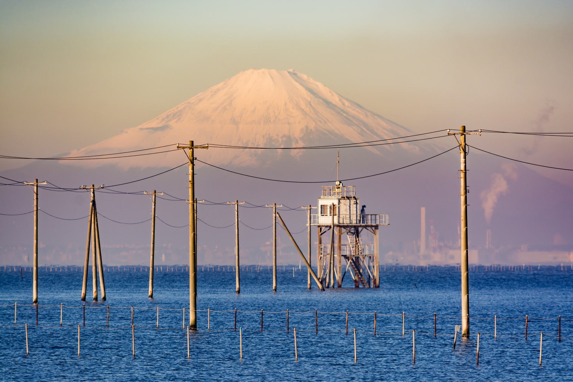 久津間海岸・海中電柱