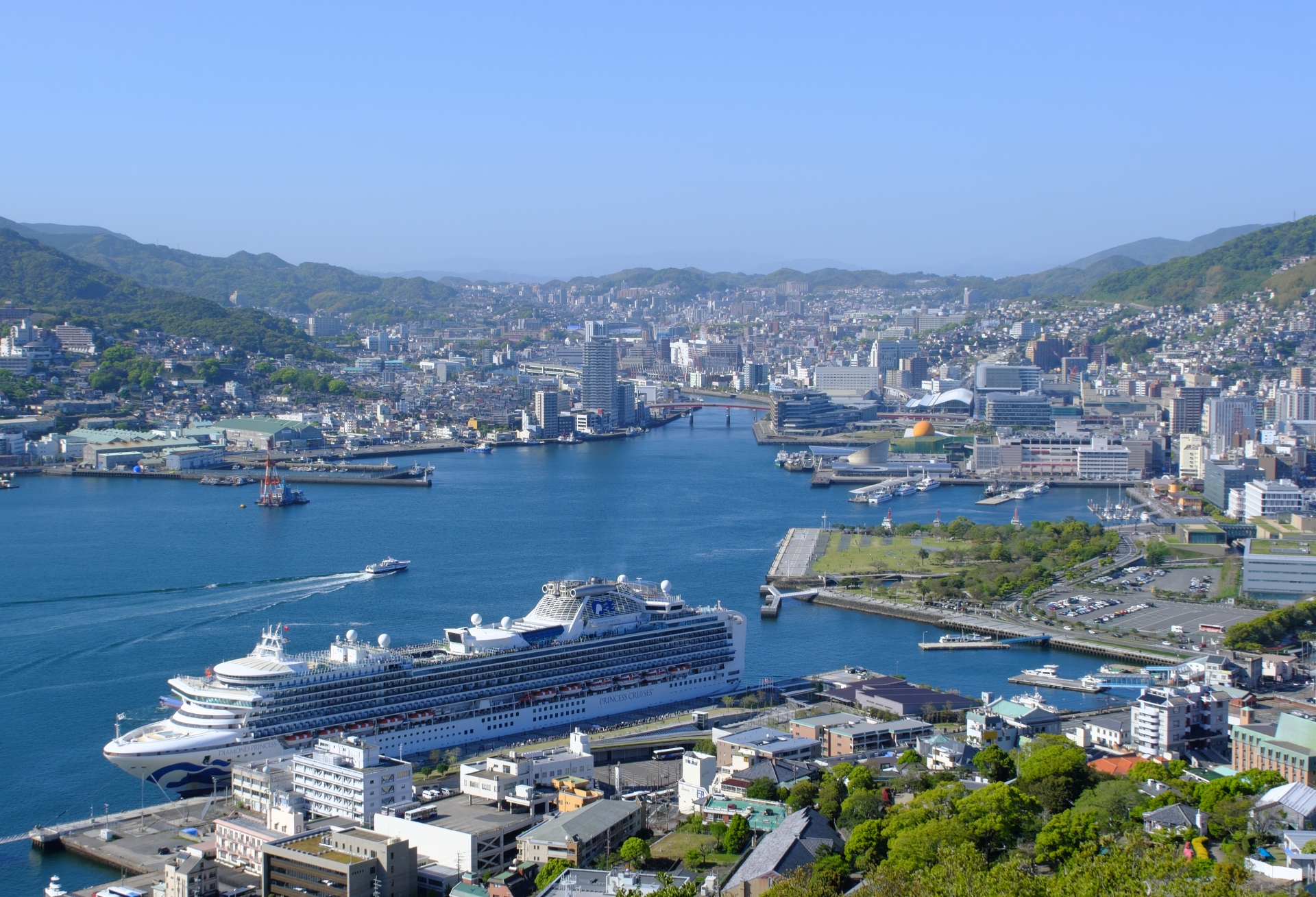 豪華クルーズ船が着岸した港 TOP10