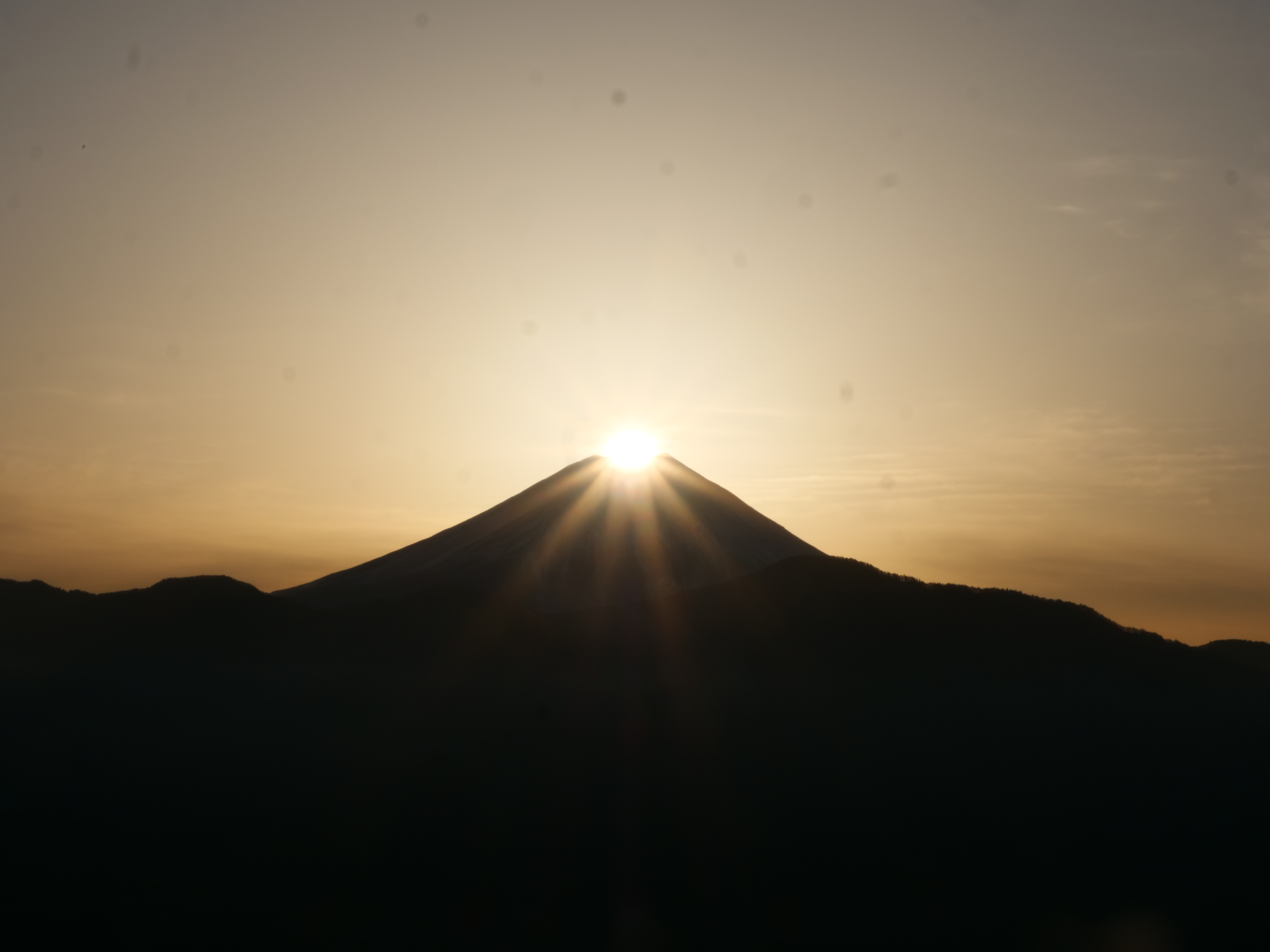身延山で『ダイヤモンド富士観賞会』