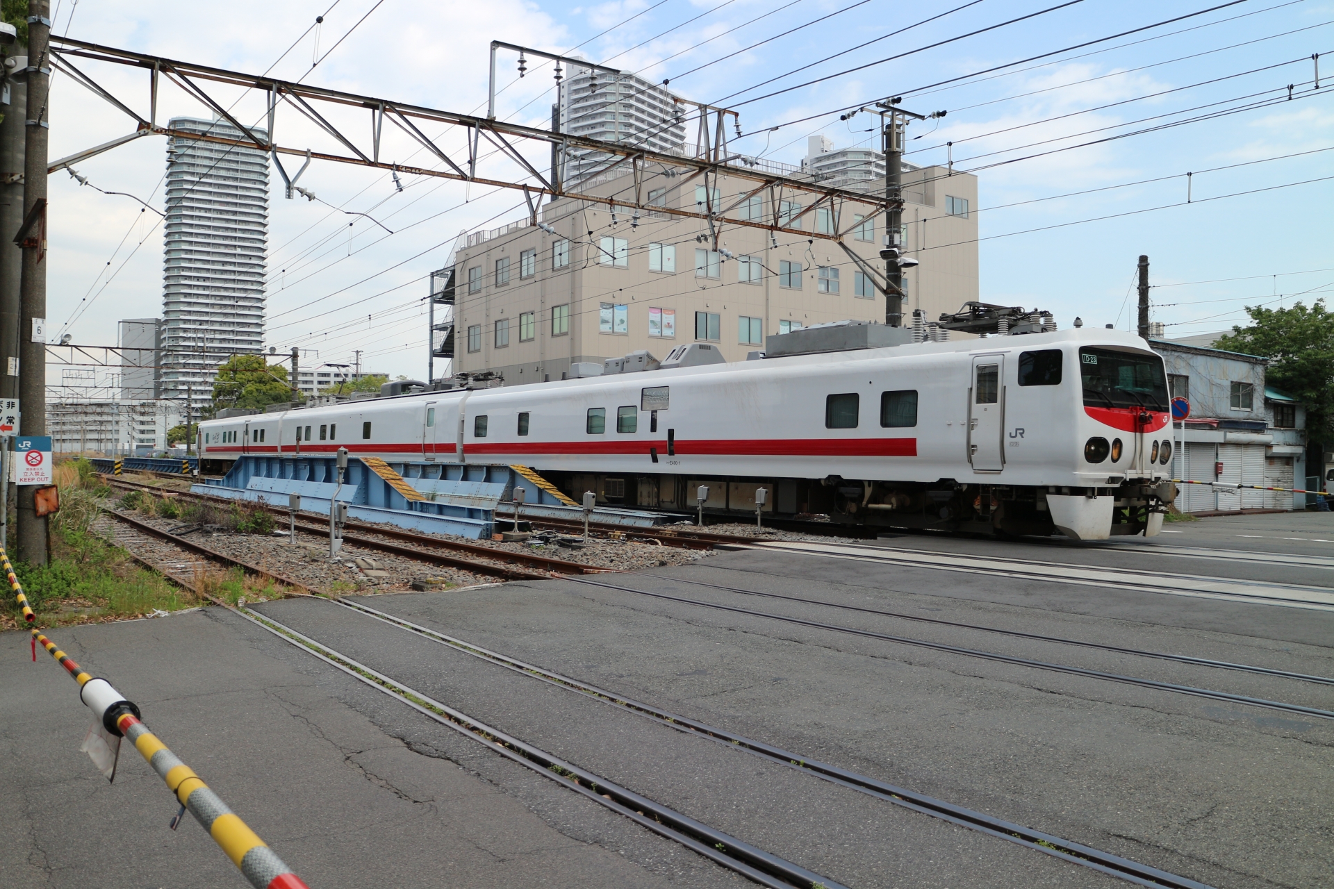 East i-E