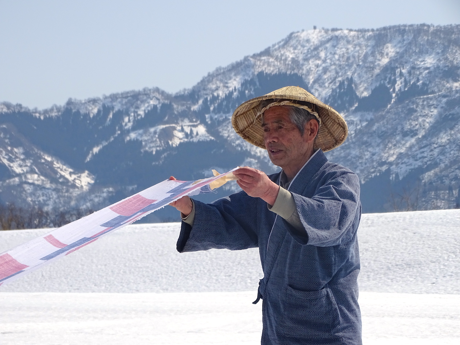 中田屋織物・雪晒し