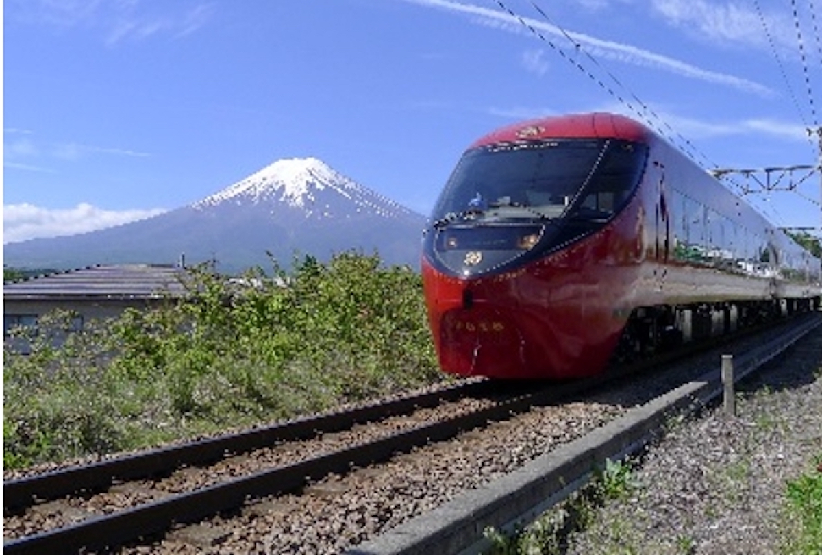 富士急行線「富士山ビュー特急」