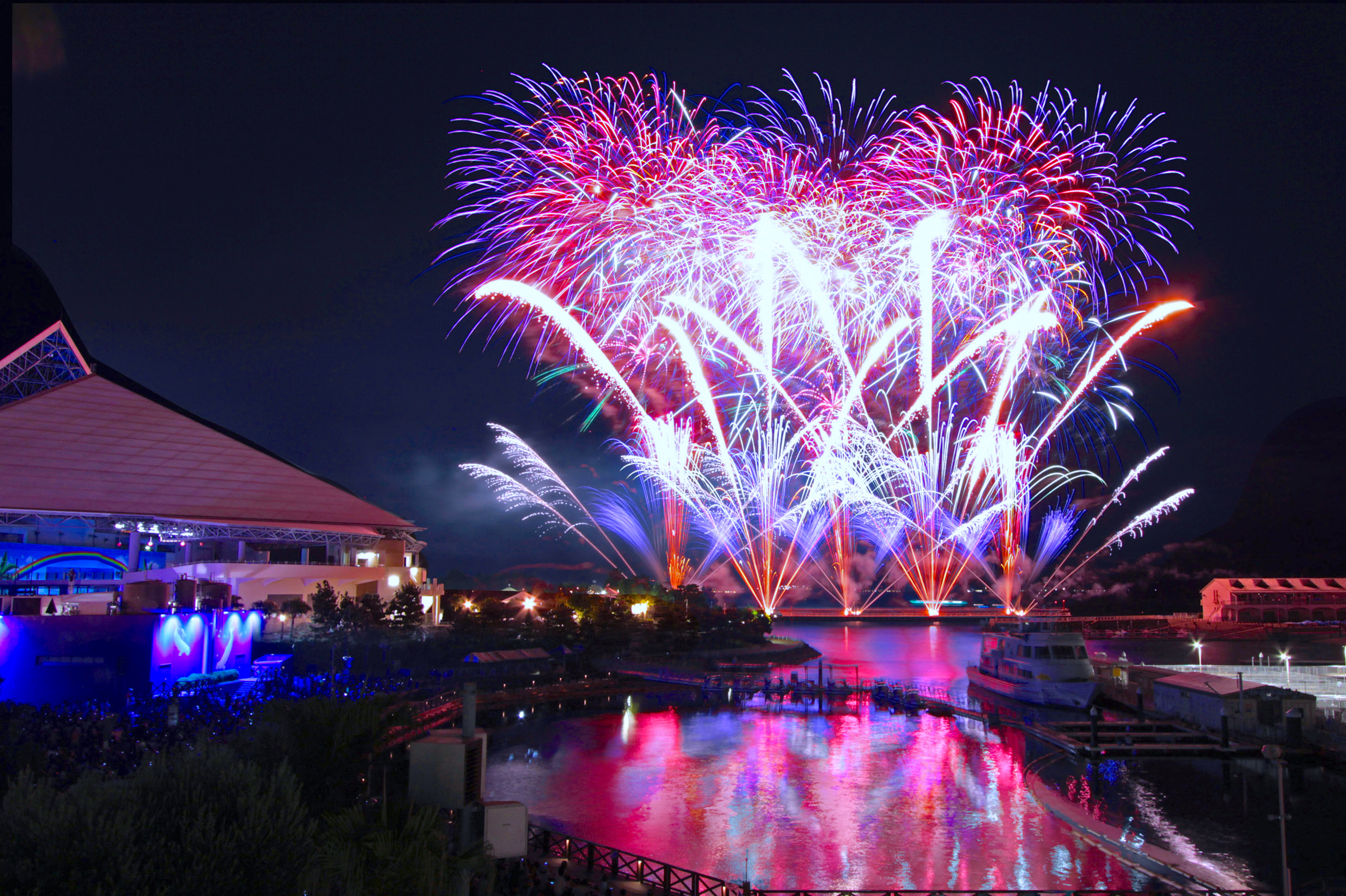 横浜・八景島シーパラダイス「花火シンフォニア」