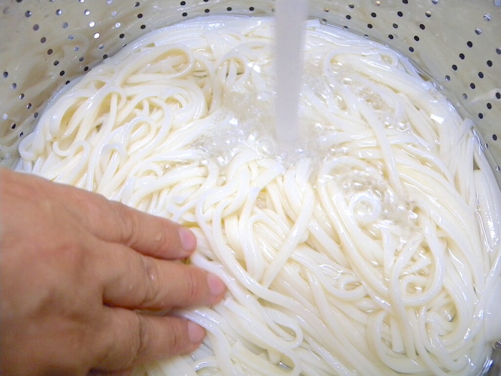 高岡屋本舗「手延氷見糸うどん」
