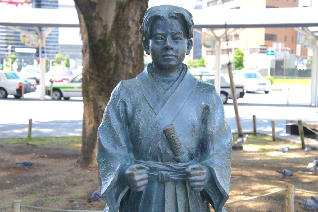 竹千代君像