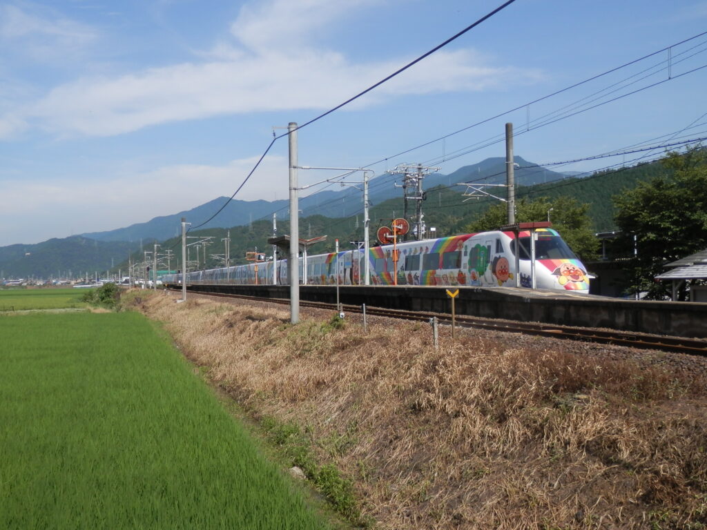 JR四国8000系電車