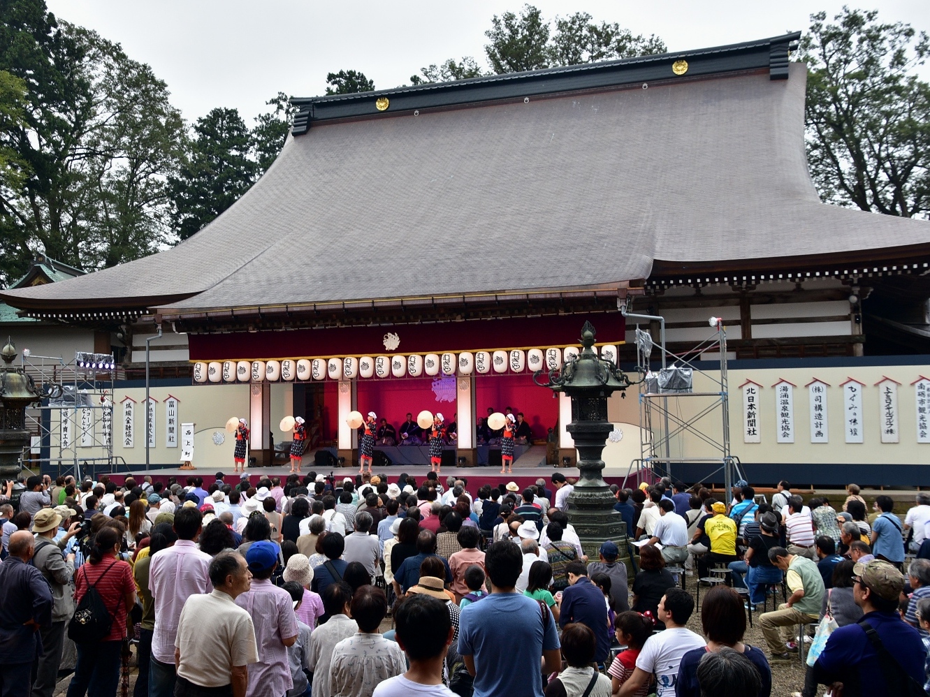 むぎや踊り競演会（善徳寺会場）