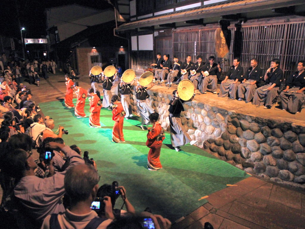 城端むぎや祭
