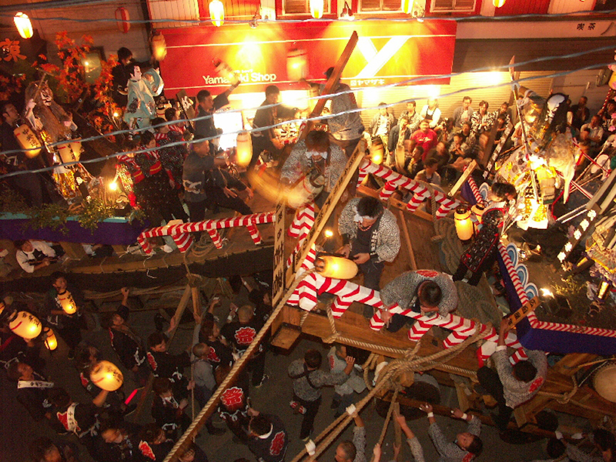 角館祭りのやま行事「曳山ぶつけ」