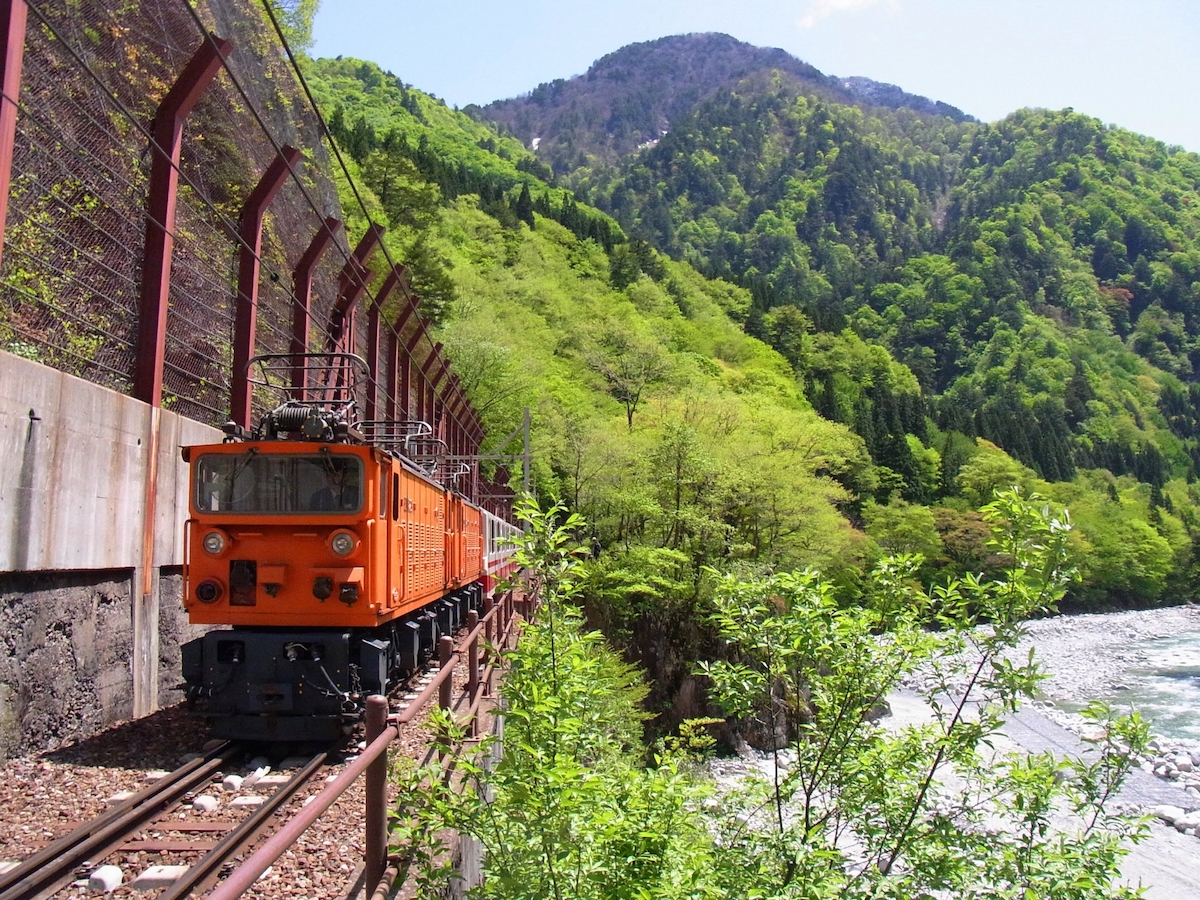 黒部峡谷鉄道