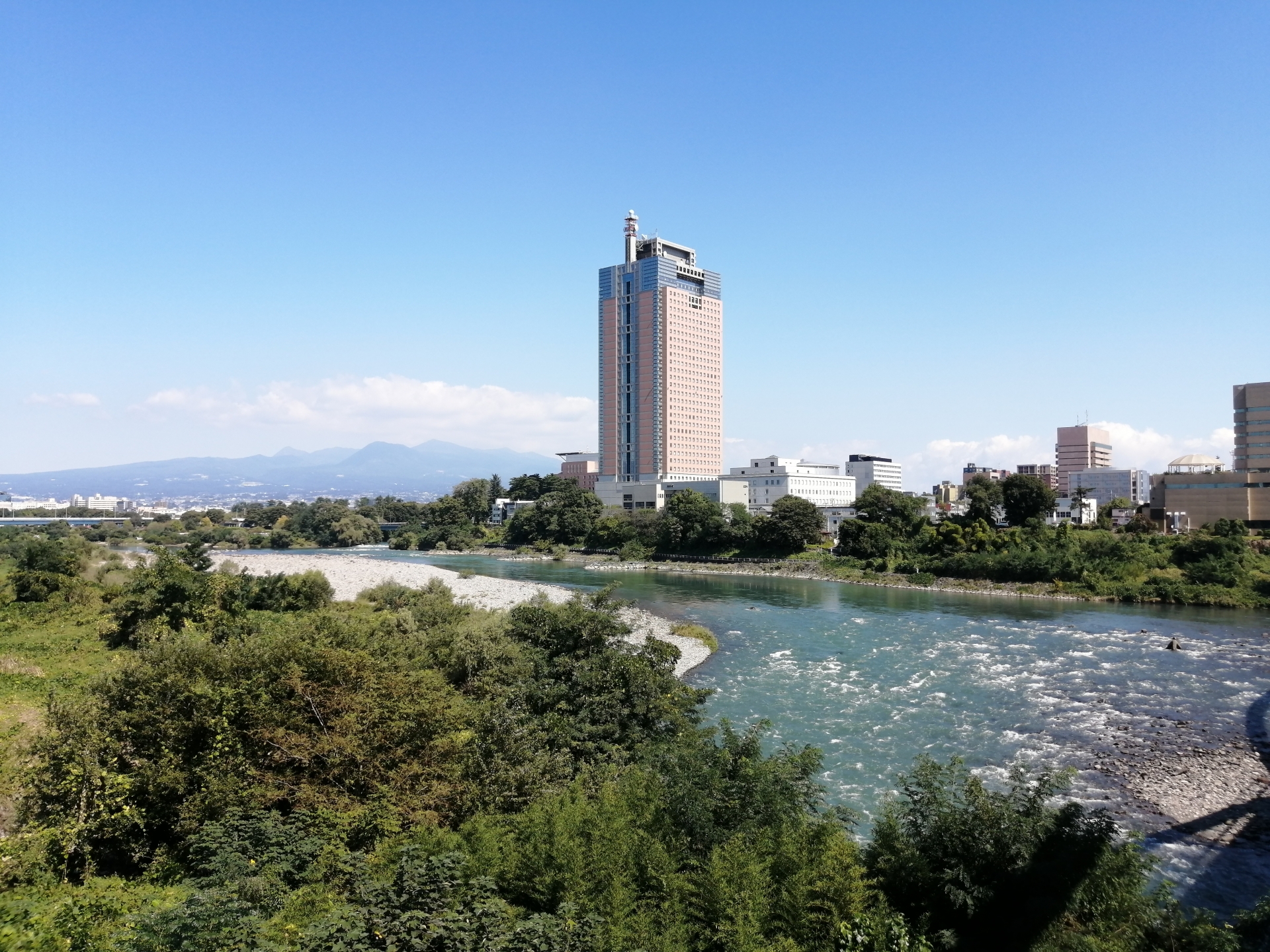 日本一空港が遠い県庁所在地