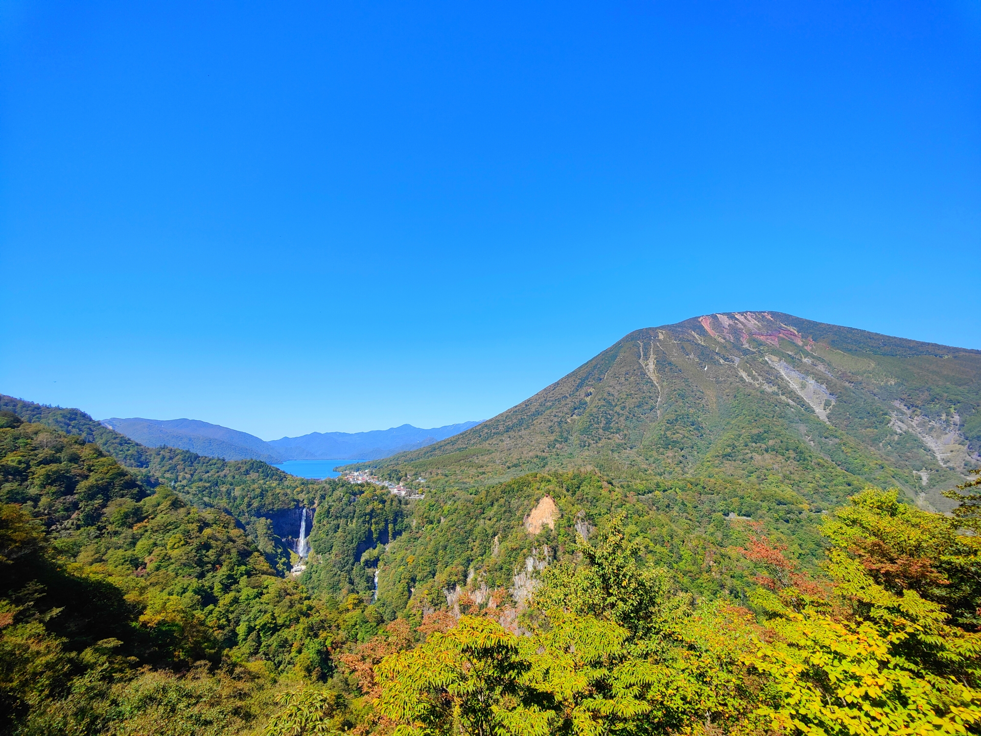 男体山