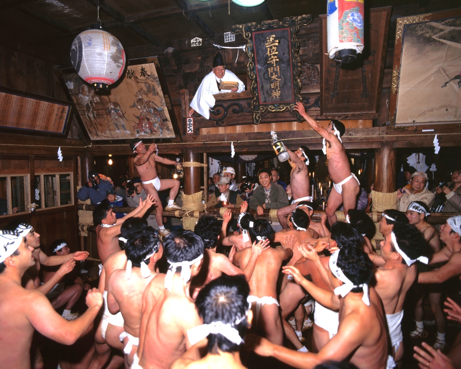 栃堀巣守神社『裸押合大祭』