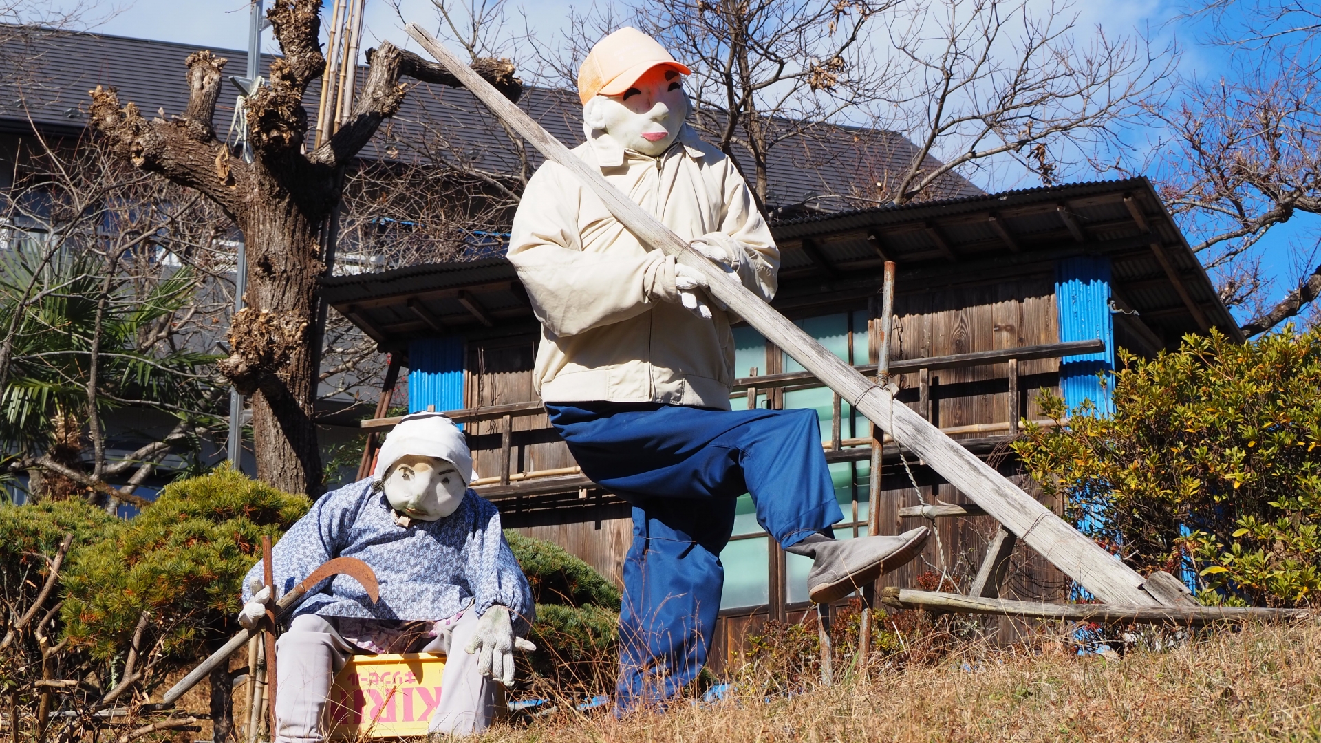 贄川宿が「かかしの里」