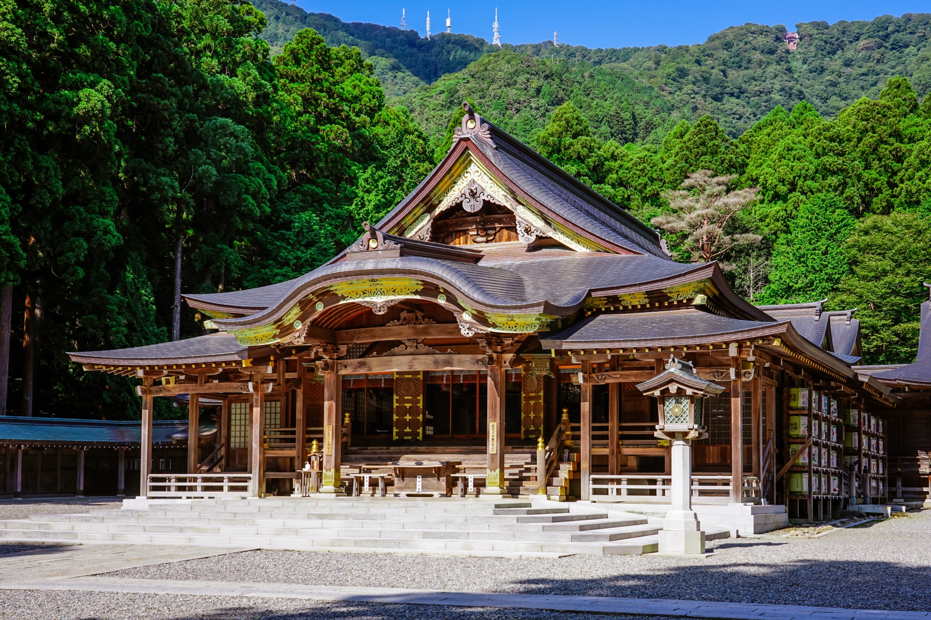 彌彦神社