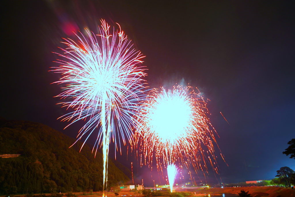 庄川観光祭（花火大会・庄川夜高行燈）