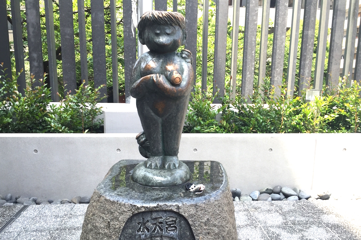 水天宮の神使が河童。境内には安産子育河童も
