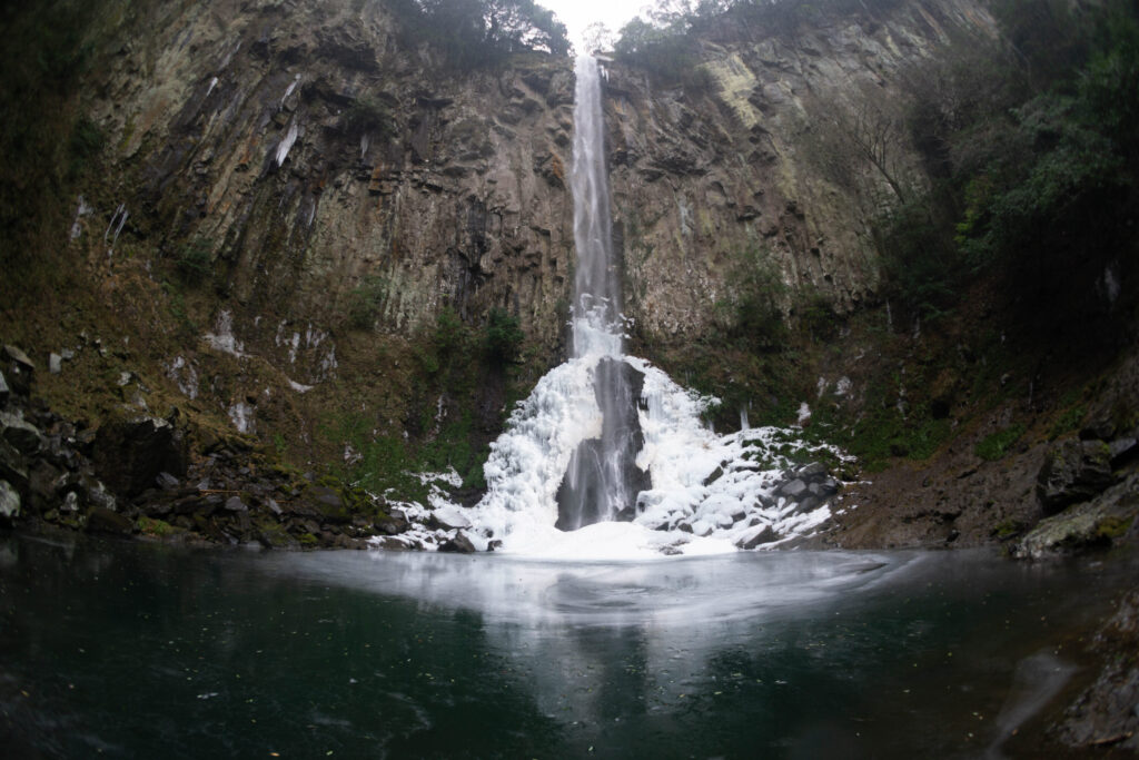 東椎屋の滝・氷瀑