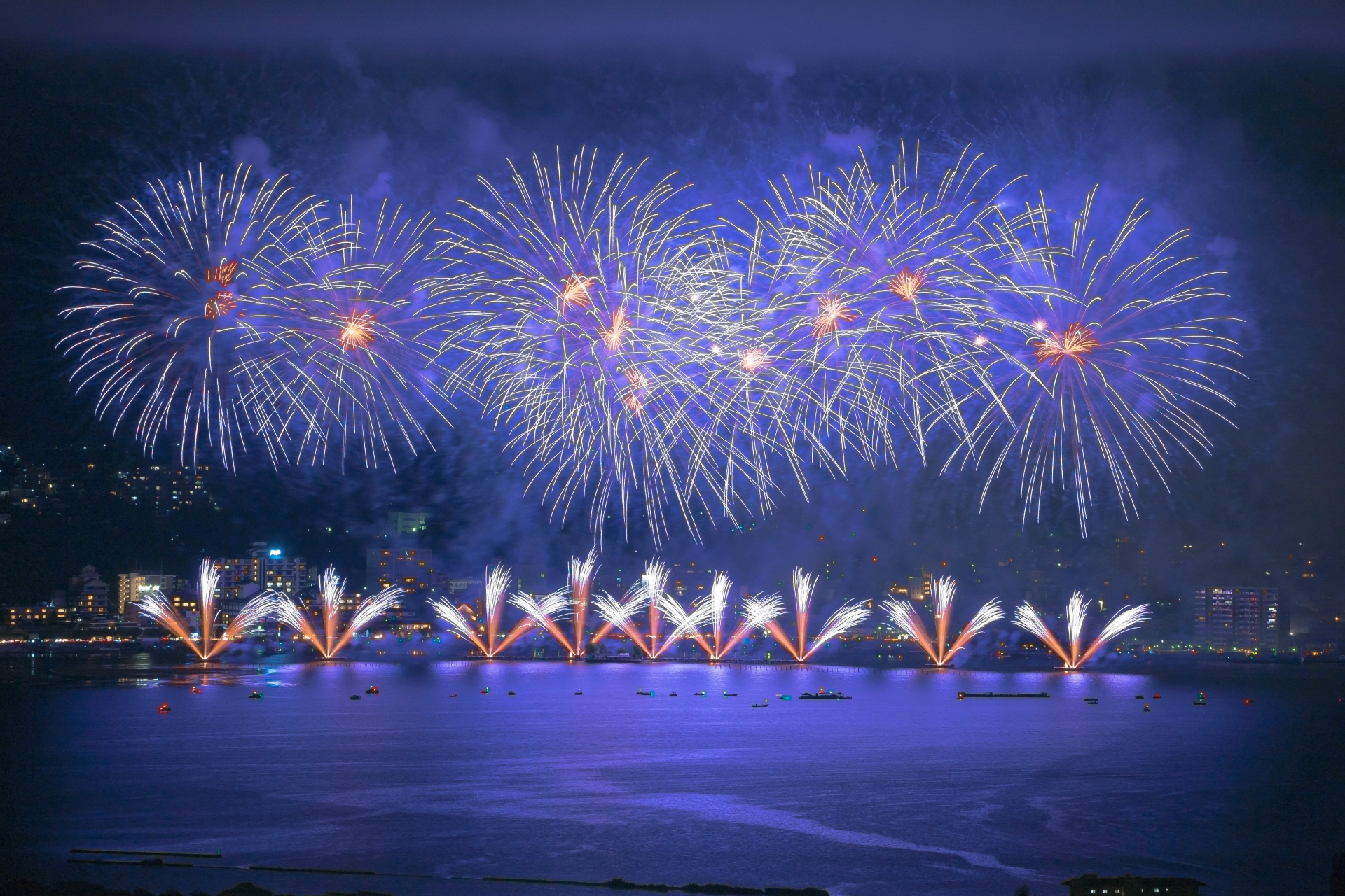 諏訪湖祭湖上花火大会
