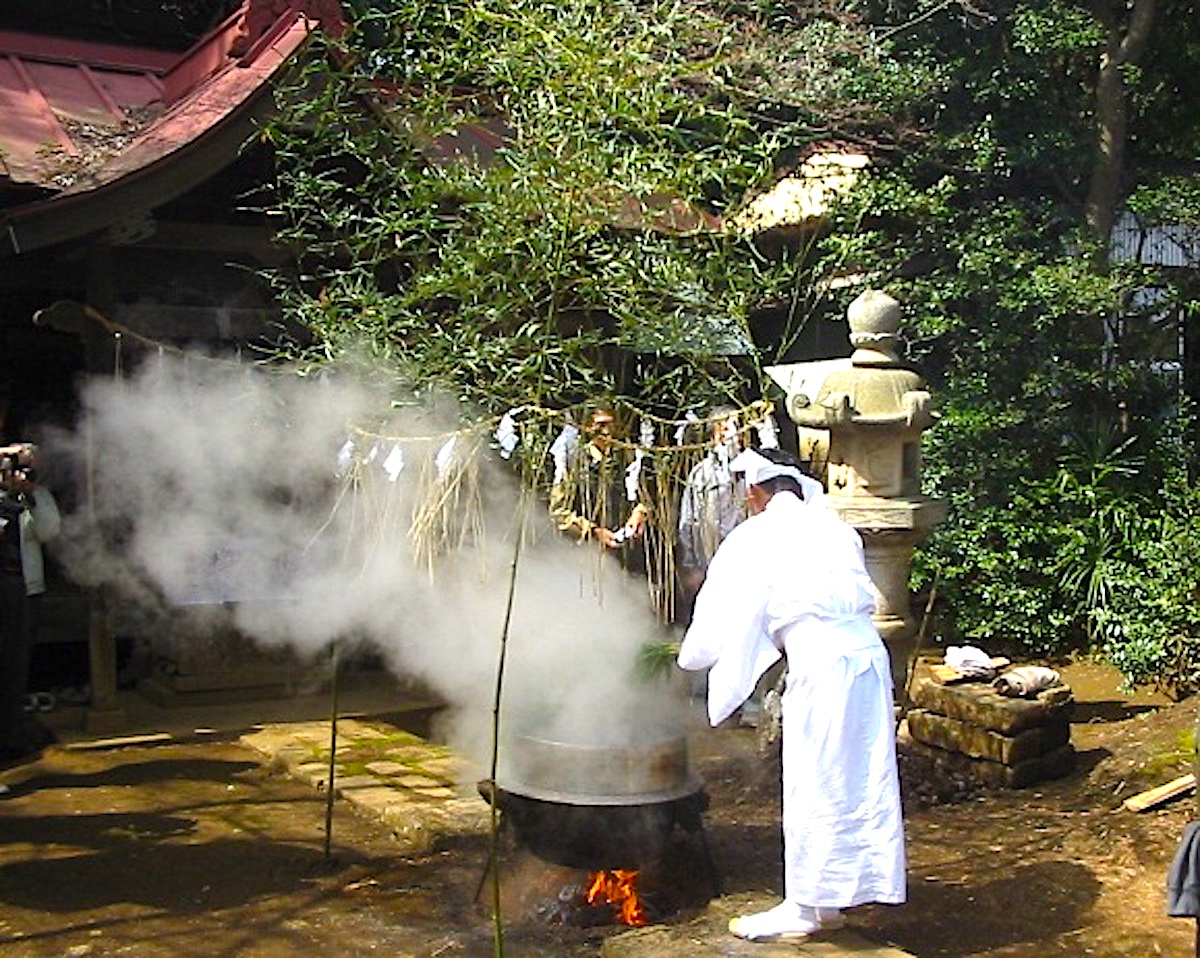 香取神社『高松湯立て』