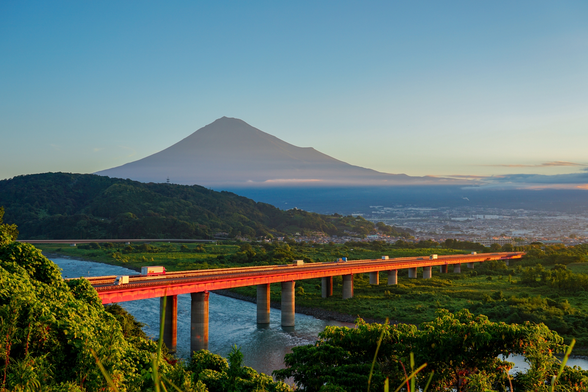 東名高速道路