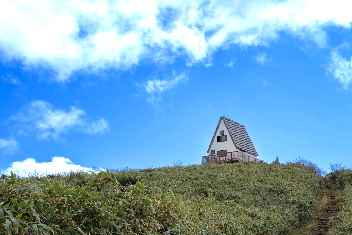 氷ノ山山頂避難小屋
