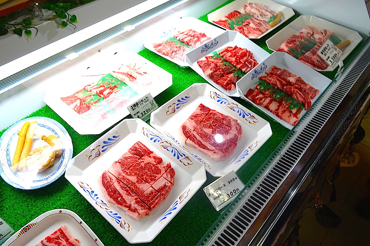バーベキューキャビンで肉を選択