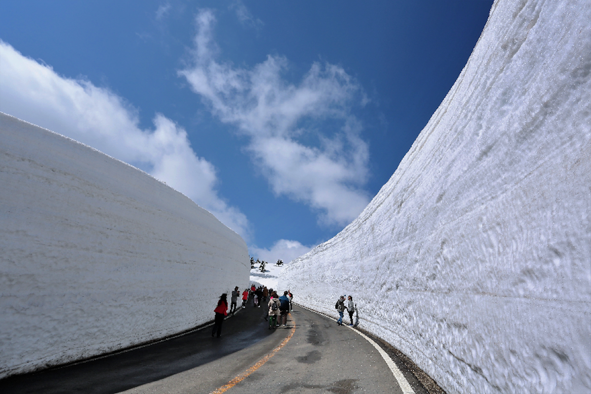 雪壁ウォーク